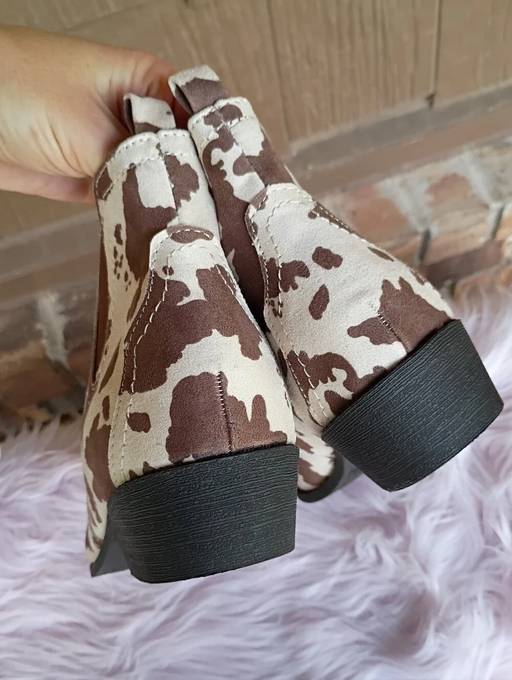NWOT Arizona Jean Company Memory Foam Cow Print Brown Cream Booties Ankle Boots